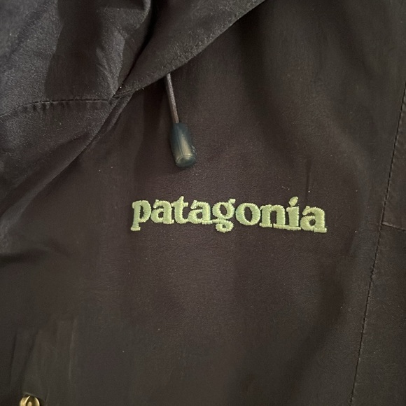 Patagonia W's Torrentshell Rain Jacket ( Gore-Tex) - Picture 5 of 7